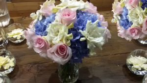 spring-wedding-table-centerpiece